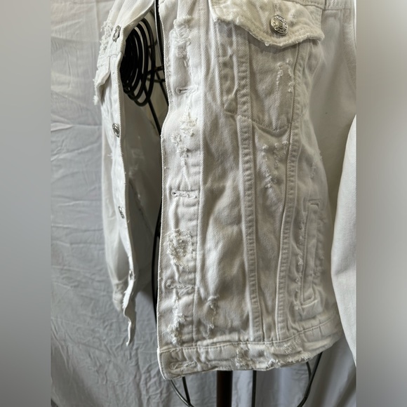 Zara White Distressed Denim Jacket - Picture 4 of 10